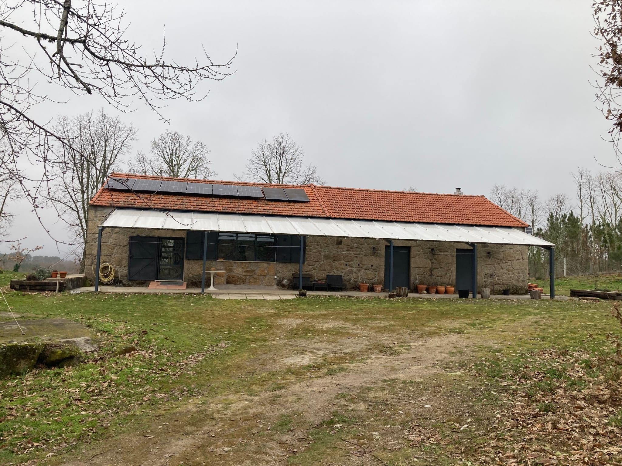 Renovated Granite Barn on 8,000 m² Plot near Sabugal